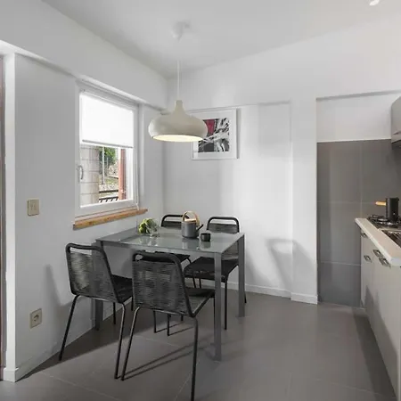 Zulijani House Helis B2 *
