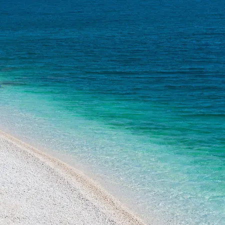 Zulijani House Helis B2 *